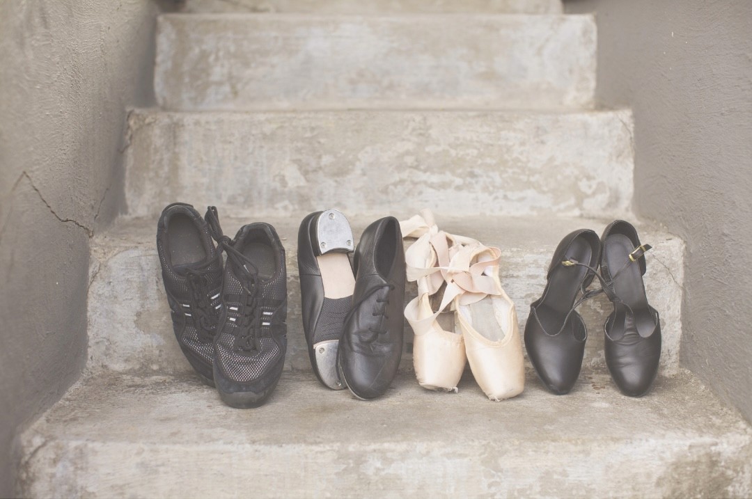 B3 dancers at the barre